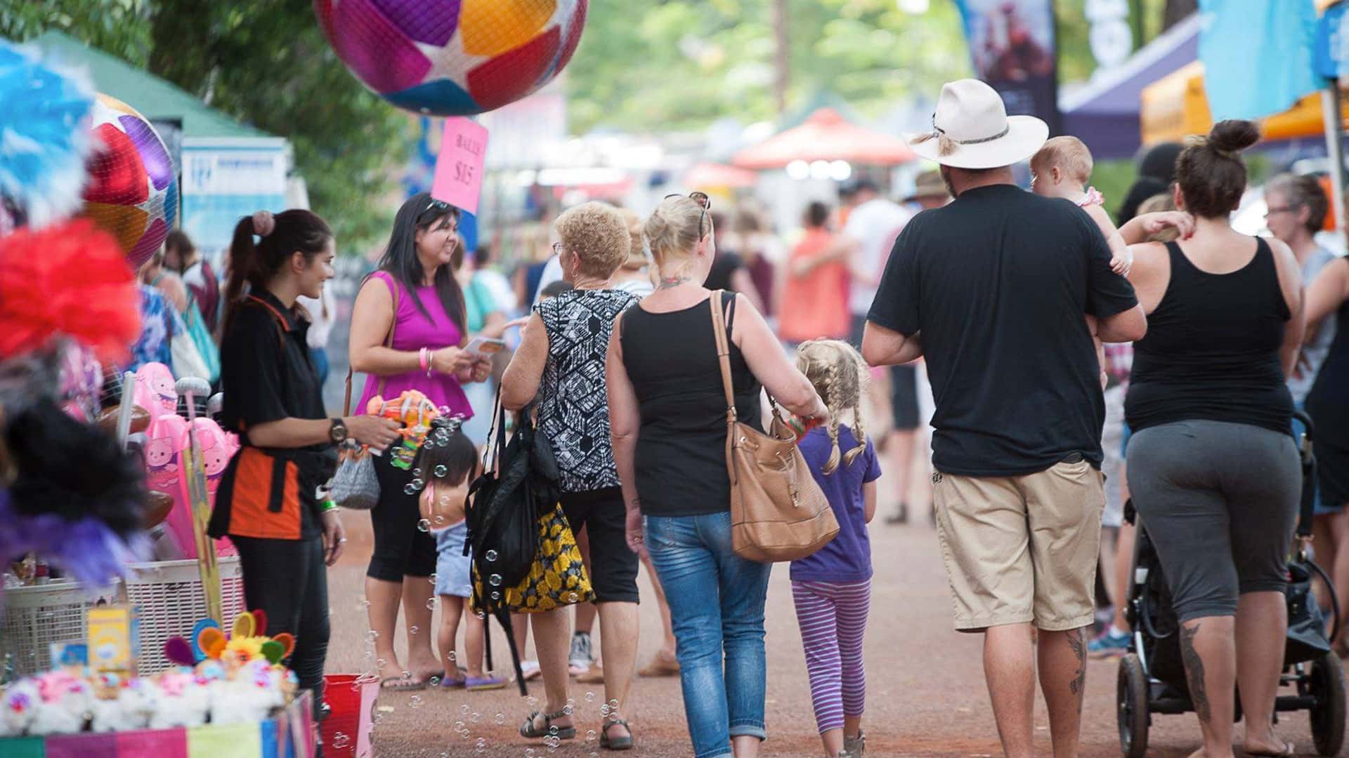 Crowds at Freds Pass Rural Show