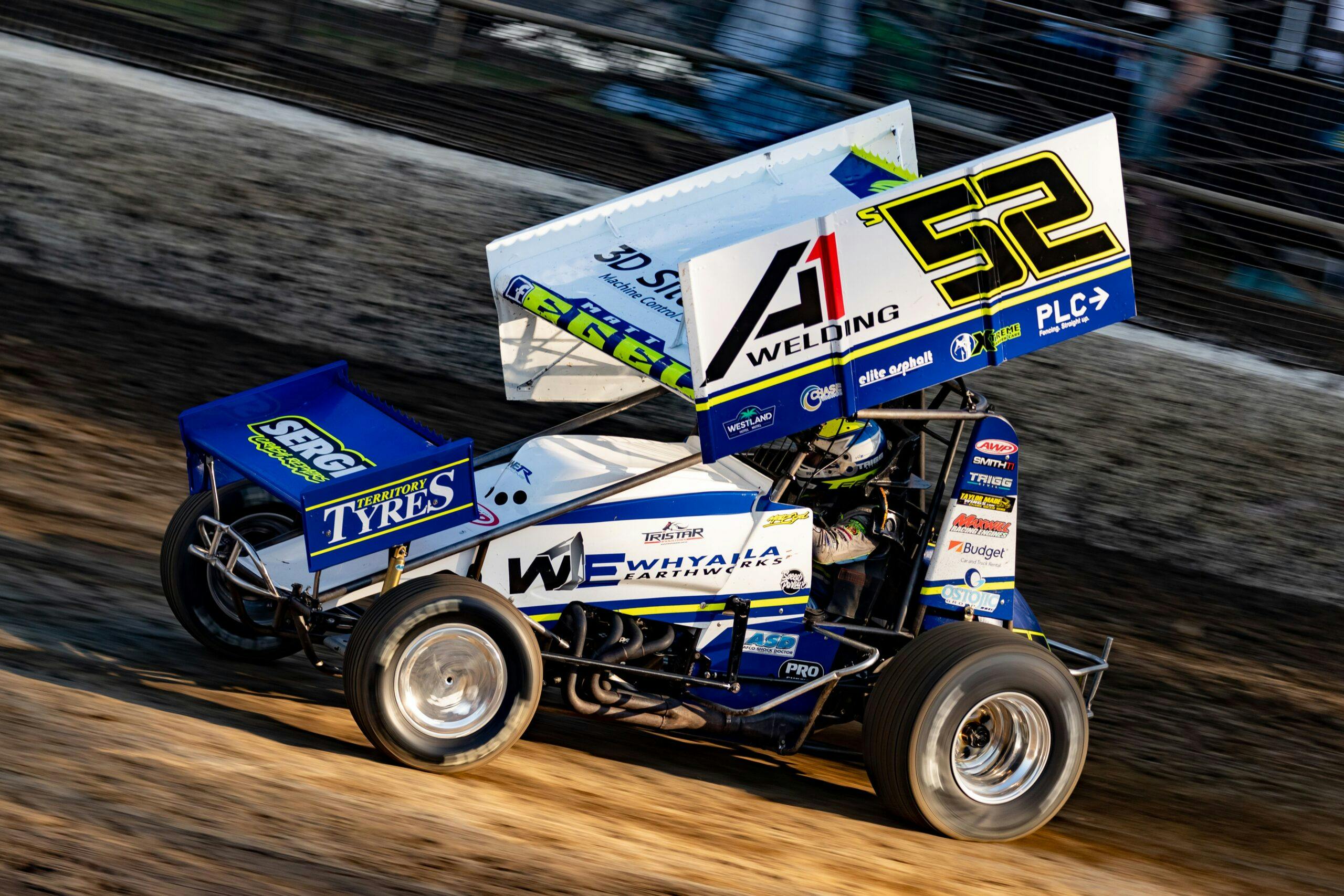Action from the Chariots of Thunder Sprintcar Series